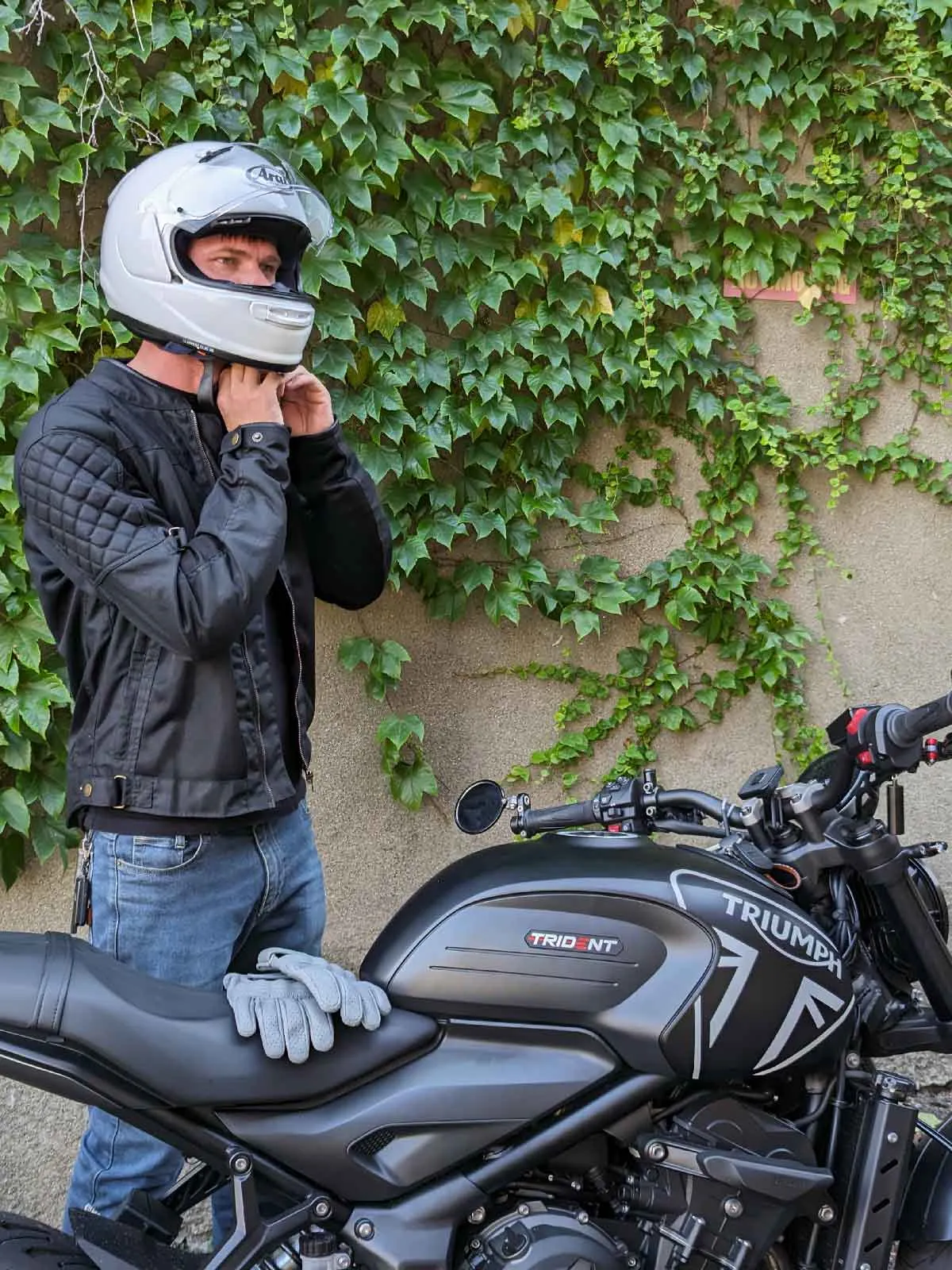Arai Contour-X Helmet
