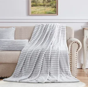 Cotton Co Milan Faux fux Throw 120 x 180cm Silver