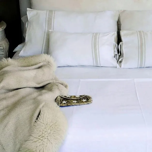 Sheepskin Throw - Lambskin Trim Wool Throw