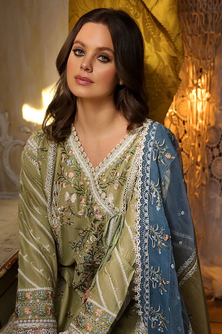 SOBIA NAZIR LUXURY LAWN 2023 | 9B